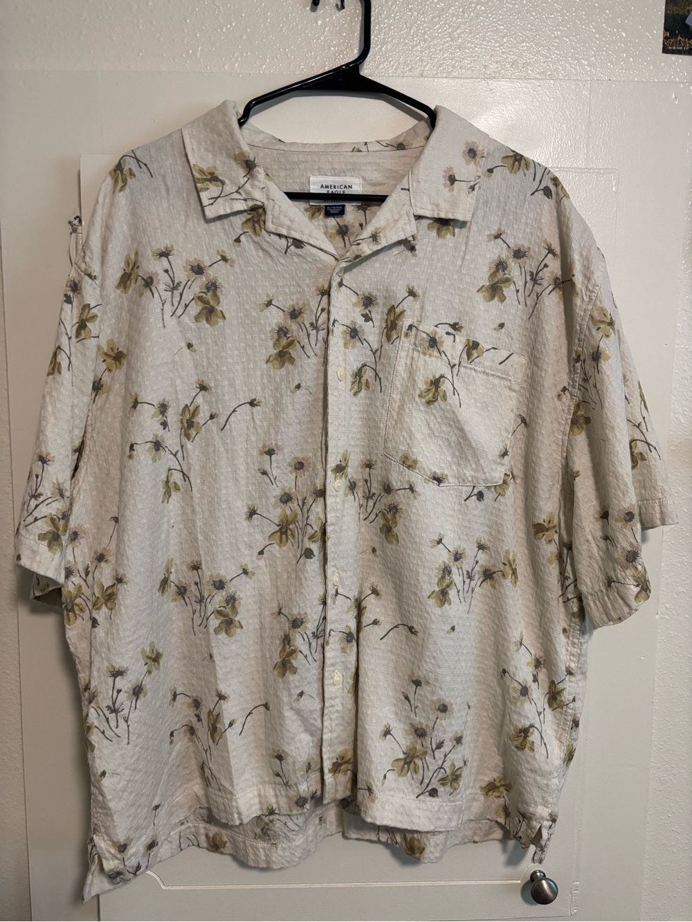 American Eagle Cream Floral Button-Up Shirt